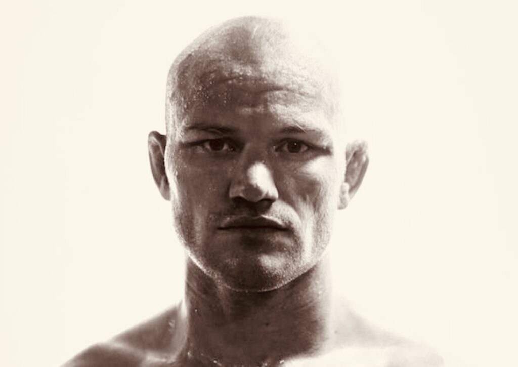 Danmarks første UFC-kæmper var egentlig bare på sommerferie