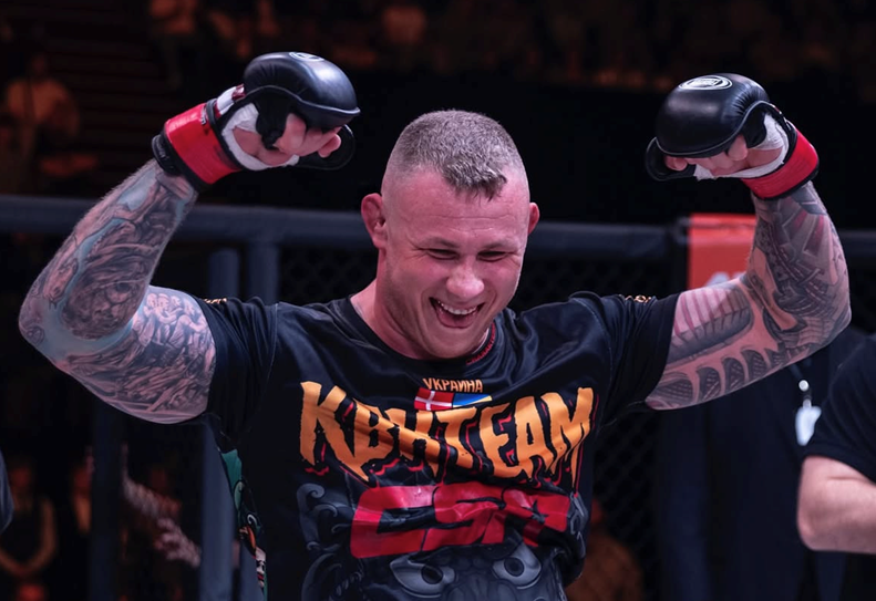 Mark O. Madsen bekræfter: Kasper Hansen får sin pro-debut i KB Hallen