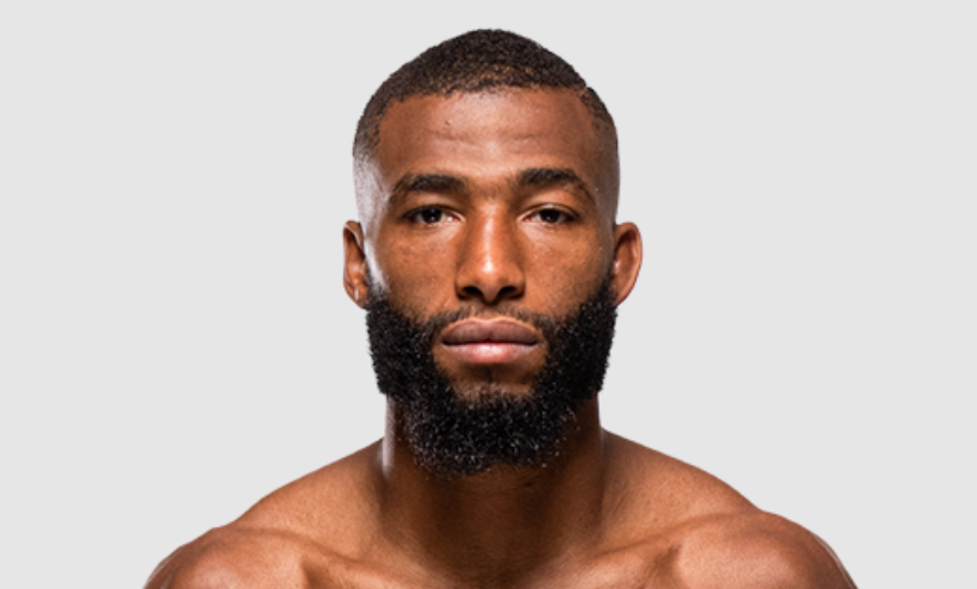 Fransk stjerne lever op til hypen: Smadrer UFC-veteran i debutkamp på hjemmebane